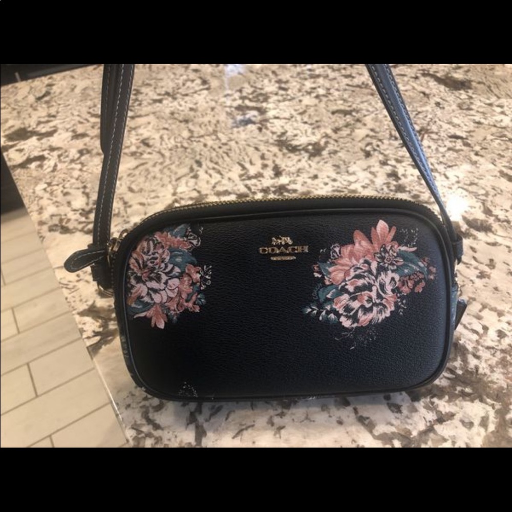 ❌SOLD❌Black Floral COACH Crossbody